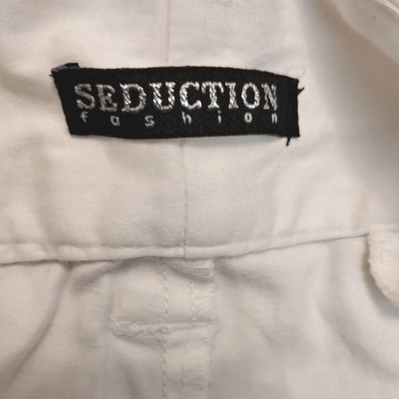 Like New White Capris - Picture 6 of 7